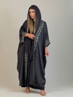 عبا  زاوانا ساتن امریکایی تندیس