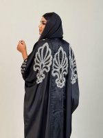 عبا  زاوانا ساتن امریکایی تندیس - Image 3